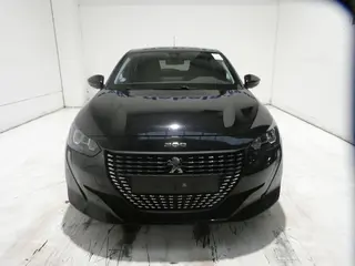 Peugeot 208 2021 фото 2