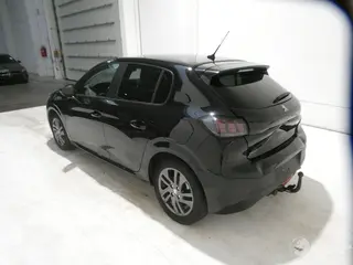Peugeot 208 2021 фото 4