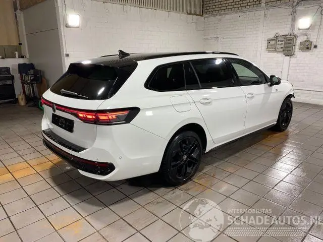 Volkswagen Passat 2025 foto 17