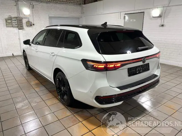 Volkswagen Passat 2025 foto 2