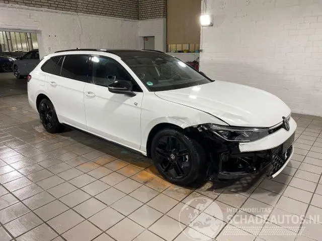 Volkswagen Passat 2025 foto 16