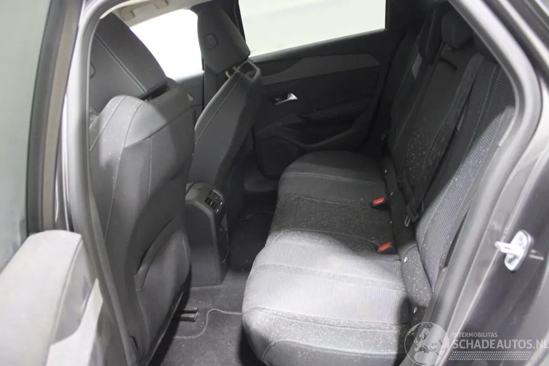 Peugeot 308 2023 фото 10