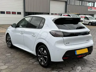 Peugeot 208 2026 фото 6