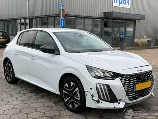 Peugeot 208 2026 фото 3