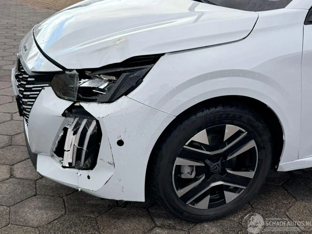 Peugeot 208 2026 фото 9