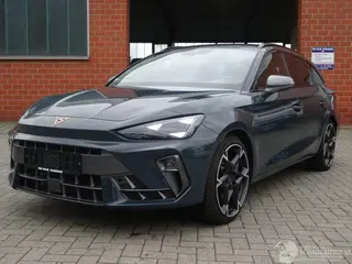 Cupra Leon 2025 фото 2