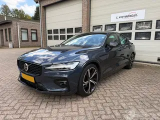 Volvo S-60 2022 photo 2