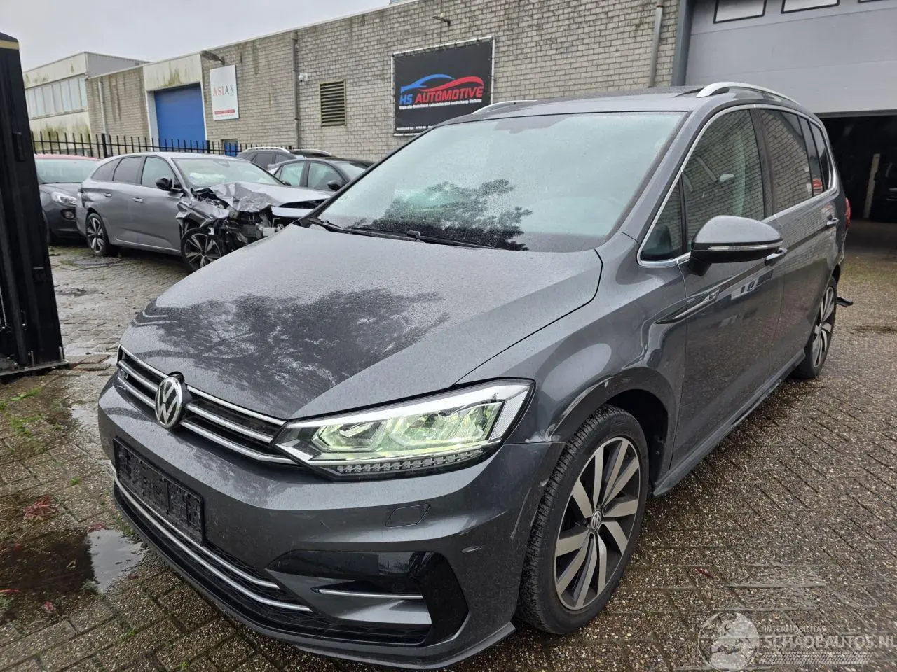 Volkswagen Touran 2020 photo 1
