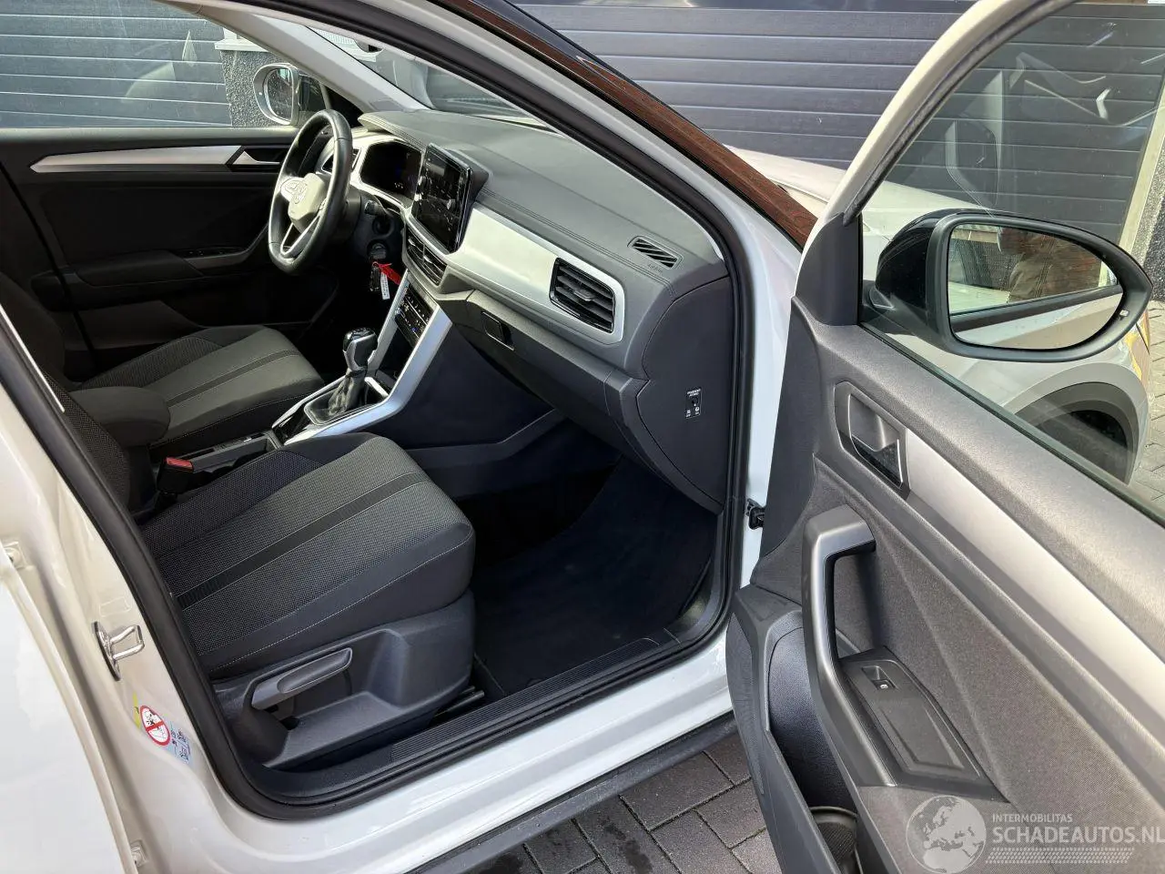 Volkswagen T-Roc 2023 photo 11