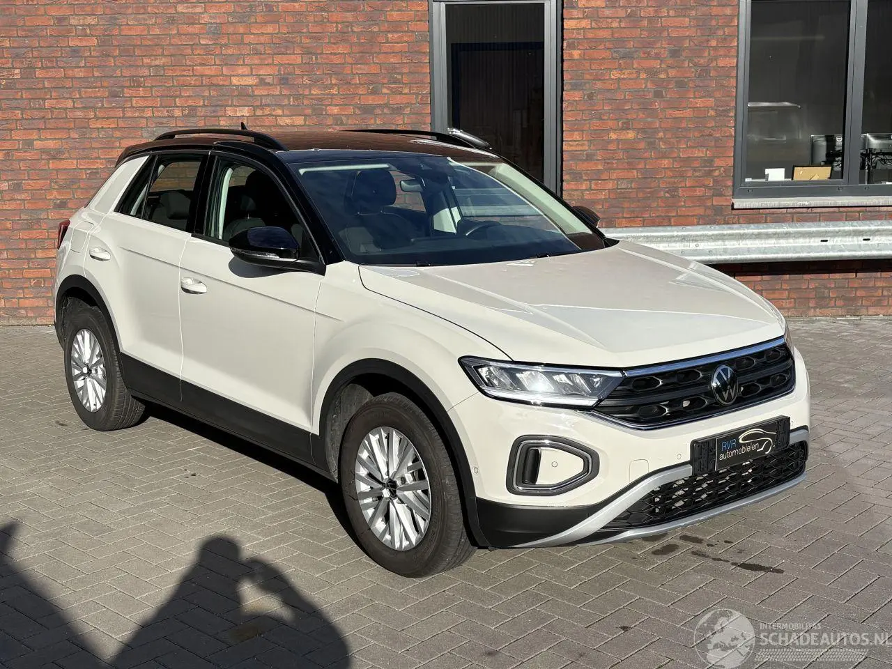 Volkswagen T-Roc 2023 photo 3