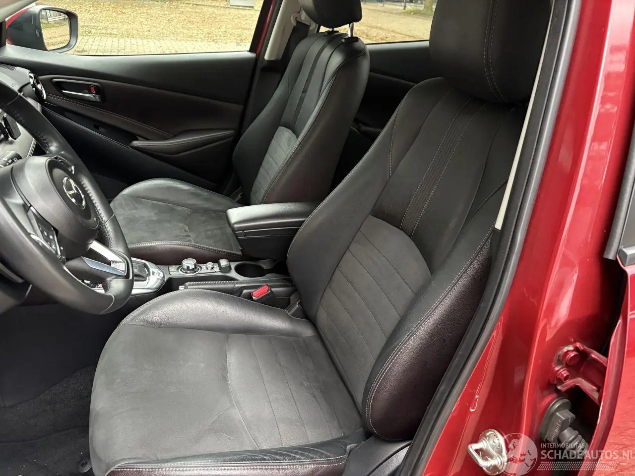Mazda 2 2017 photo 9